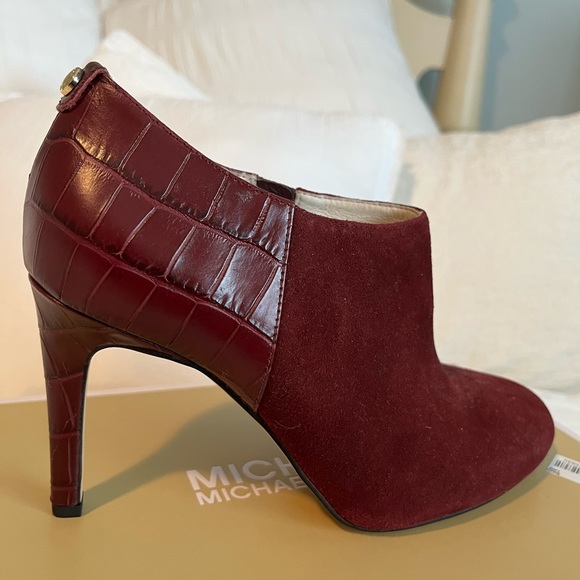 NIB Michael Kors Merlot suede “Sammy” ankle boot 7m - Picture 3 of 11